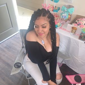 Meet your Posher, Alanee